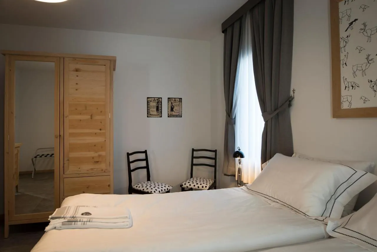 Otel Fiori- Urla Σμύρνη 2*,