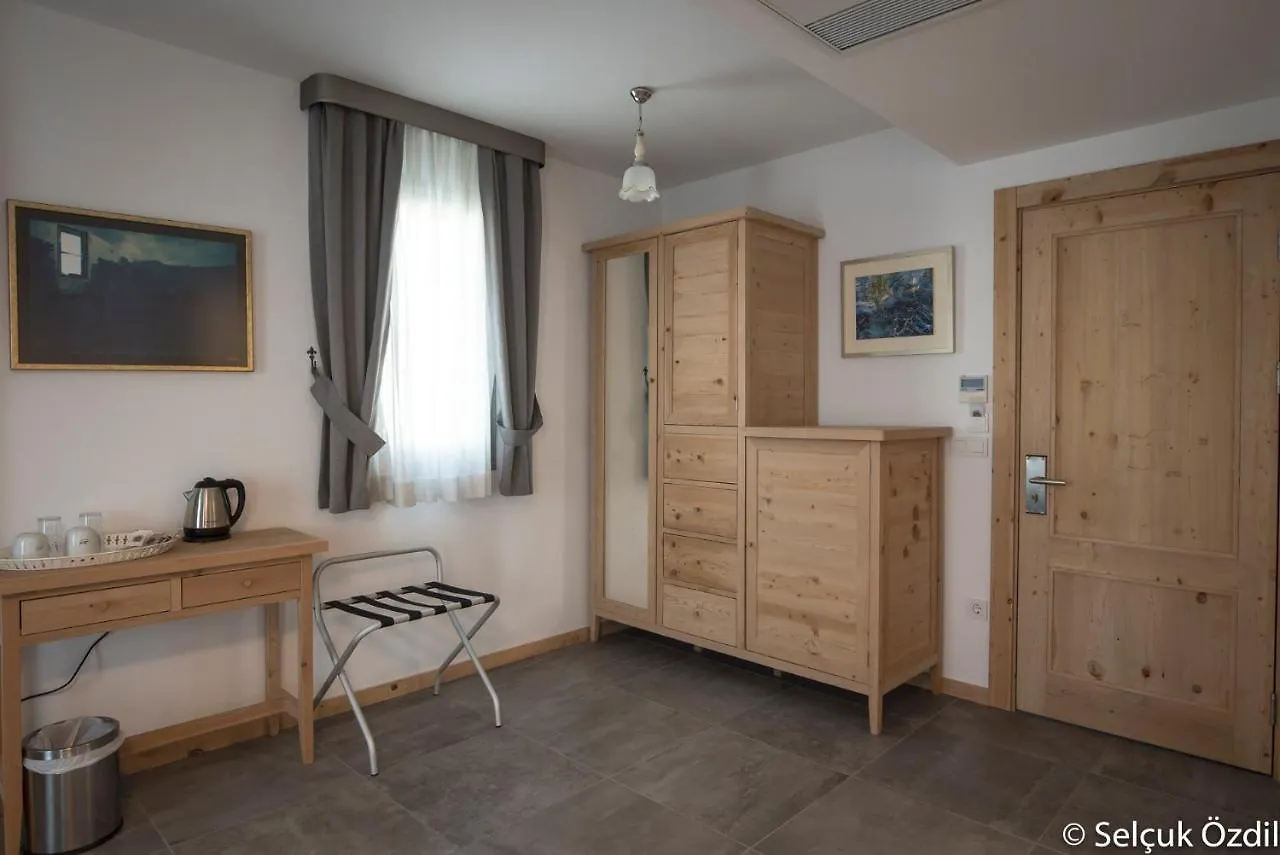 Otel Fiori- Urla Σμύρνη 2*,